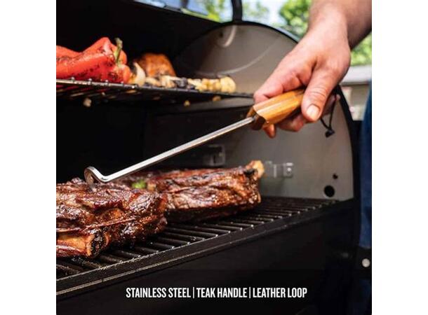 Traeger BBQ Grisehale – Teak Rustfri vendekrok med teak-håndtak 