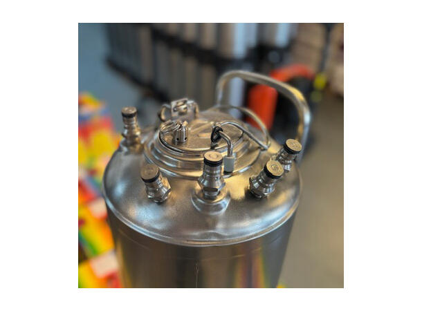 Vaskefat tappelinjer 4-veis 15 L 4 ut, 1 inn – Cornelius ball lock 