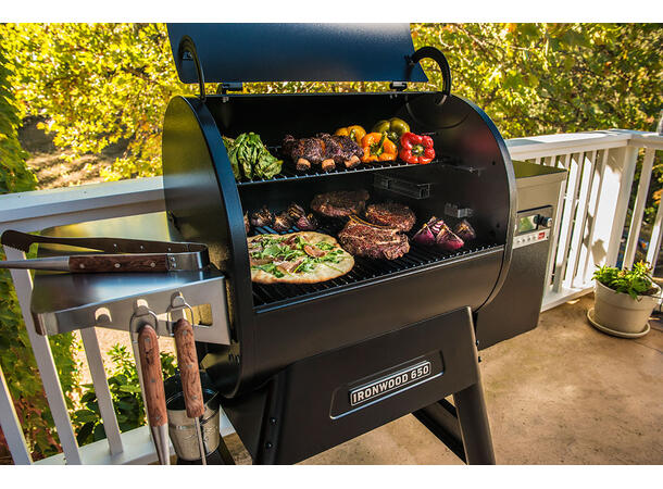 Traeger Ironwood D2 650 pelletsgrill Kraft og presisjon for ekte grillsmak 